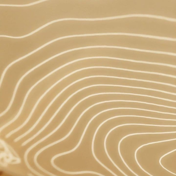 Instagram: contour lines glowing on the shower screen